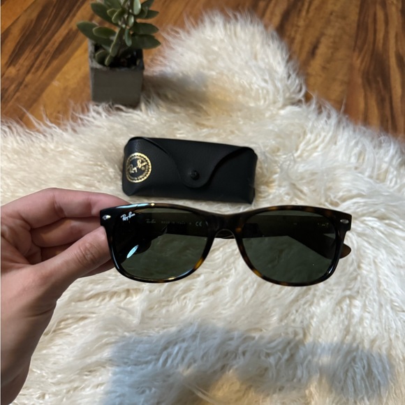 Ray Ban Tortoise Shell Brown Sunglasses - Picture 2 of 5